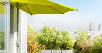 Parasol : quel modèle pour un balcon d’appartement ?